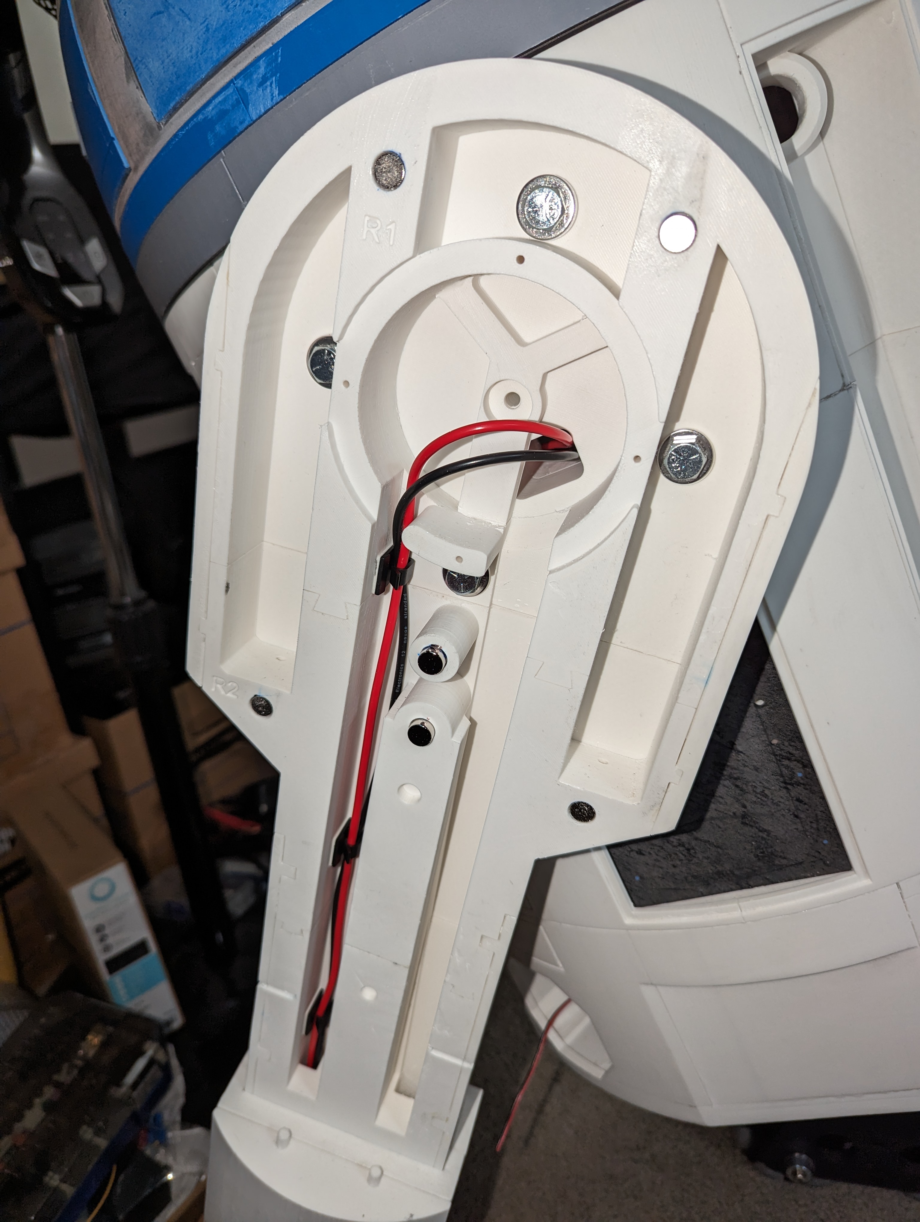 R2-D2 Model View 14