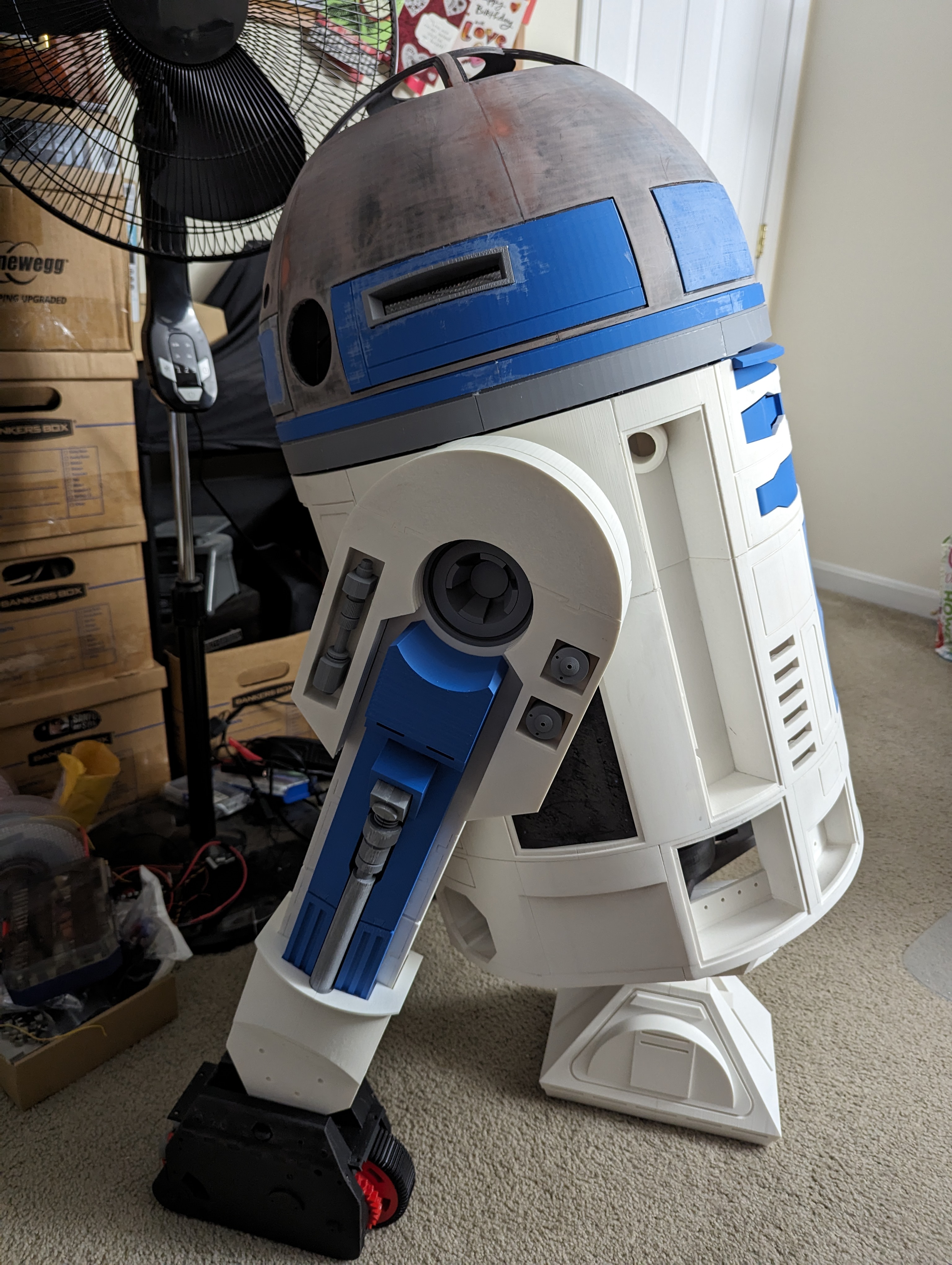 R2-D2 Model View 19