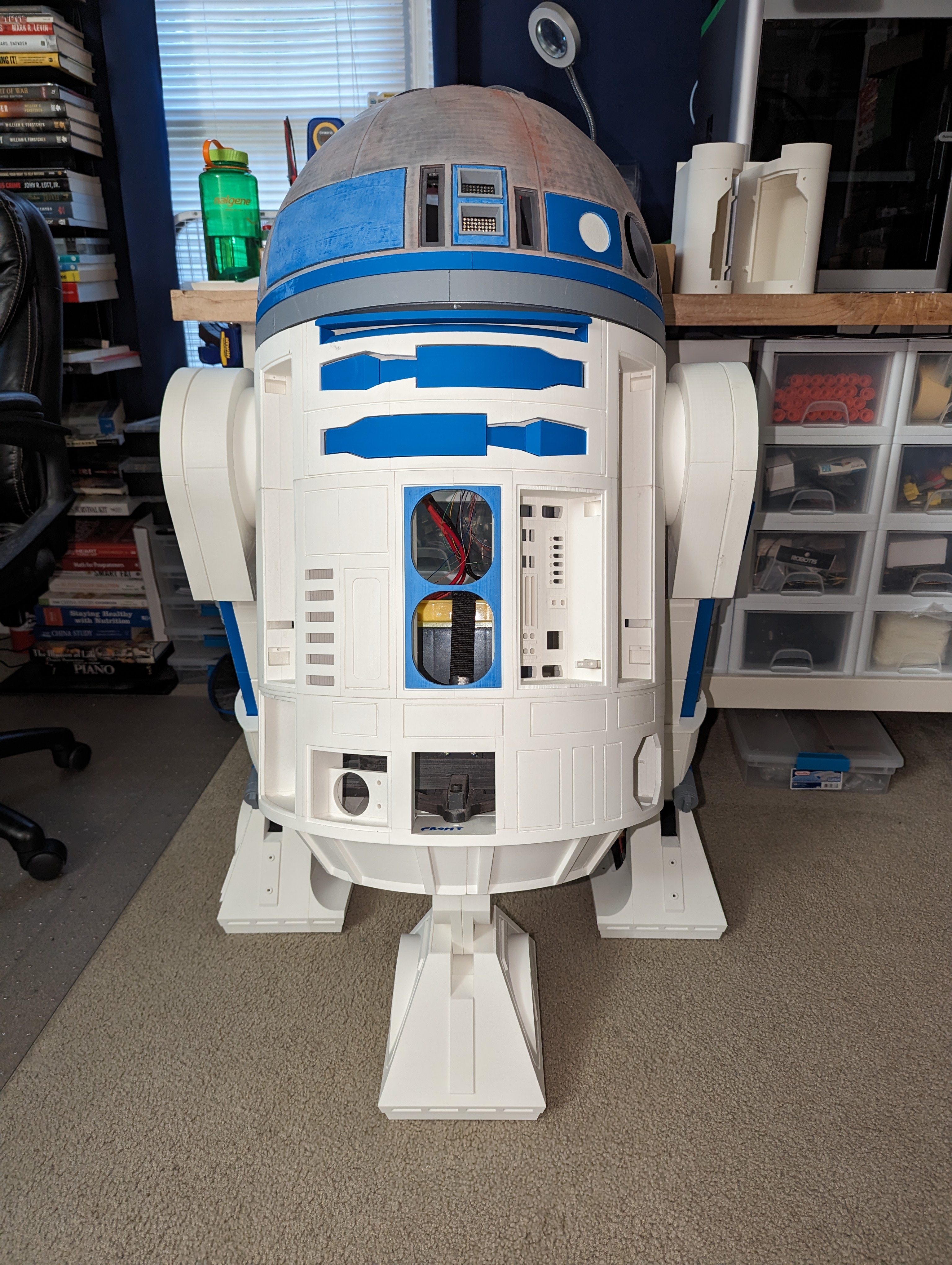 R2-D2 Model View 22
